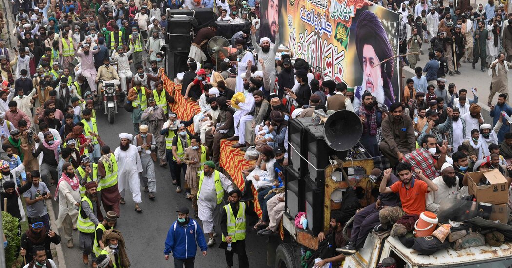 After Violent Standoff, Pakistan Strikes Deal With Banned Islamist Group