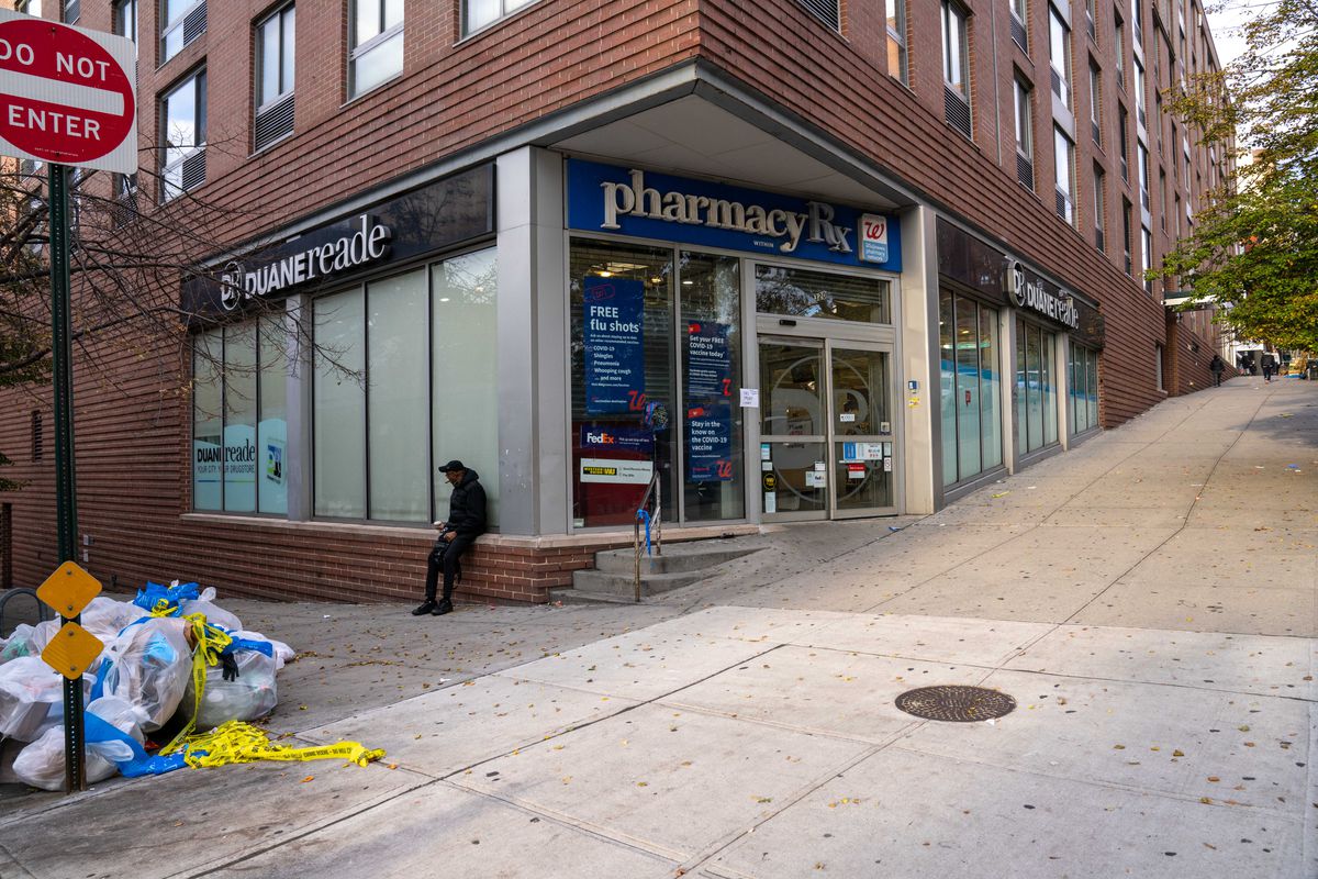 Man, 20, fatally shot on Harlem street