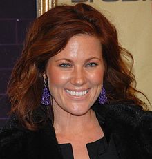 Elisa Donovan.jpg