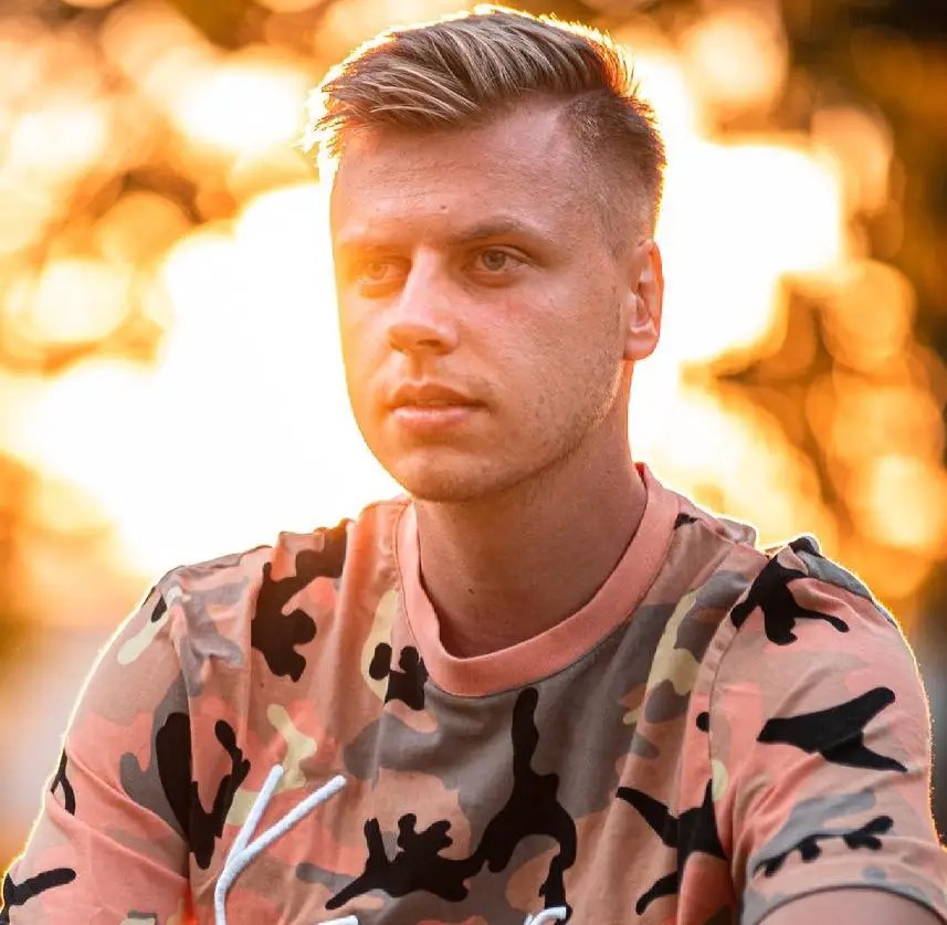 Dustintt (TikTok Star) Wiki, Biography, Age, Girlfriends, Family, Facts, and More