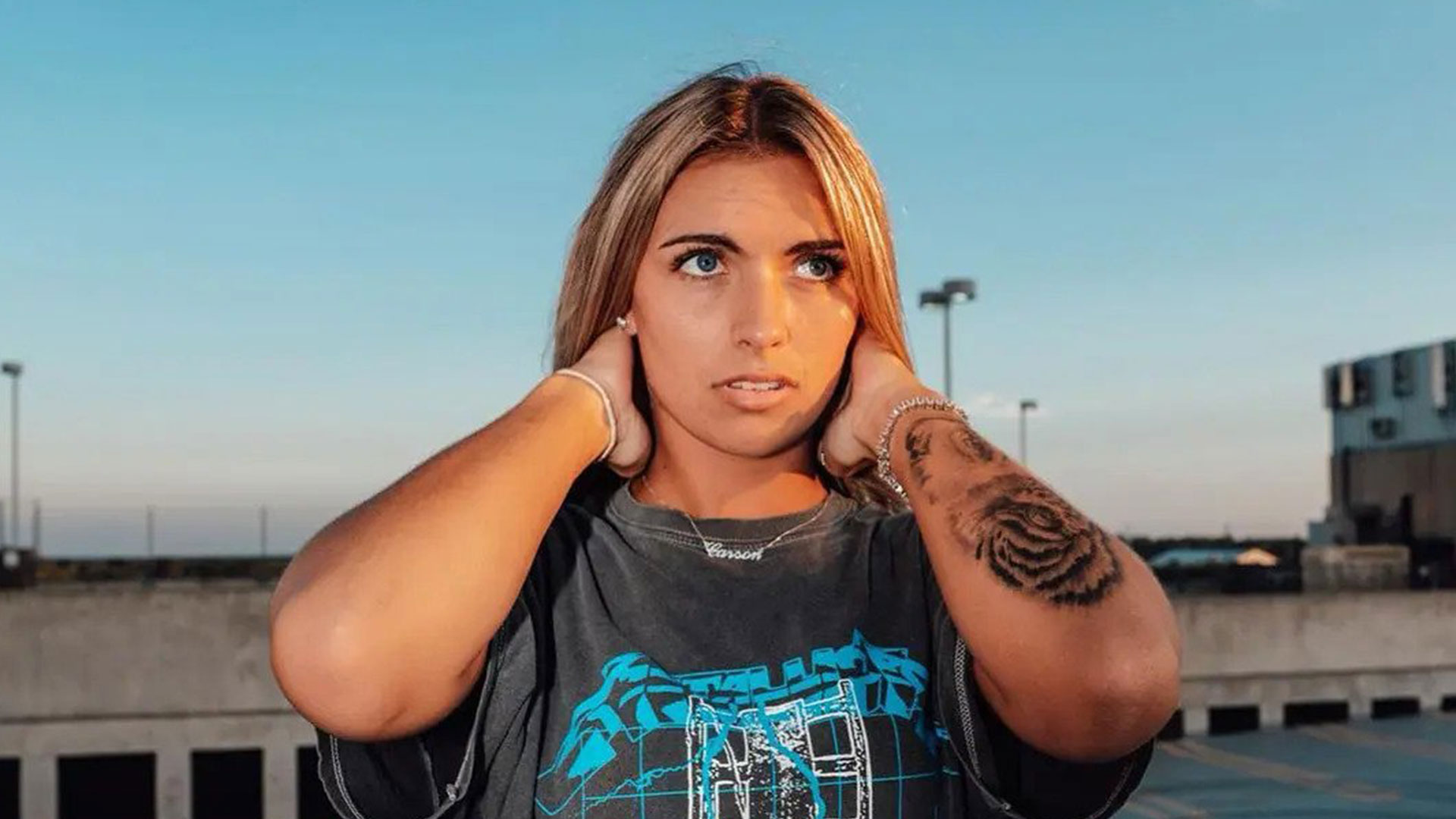 What does Carson Roney do for a living? Her age, height, boyfriend
