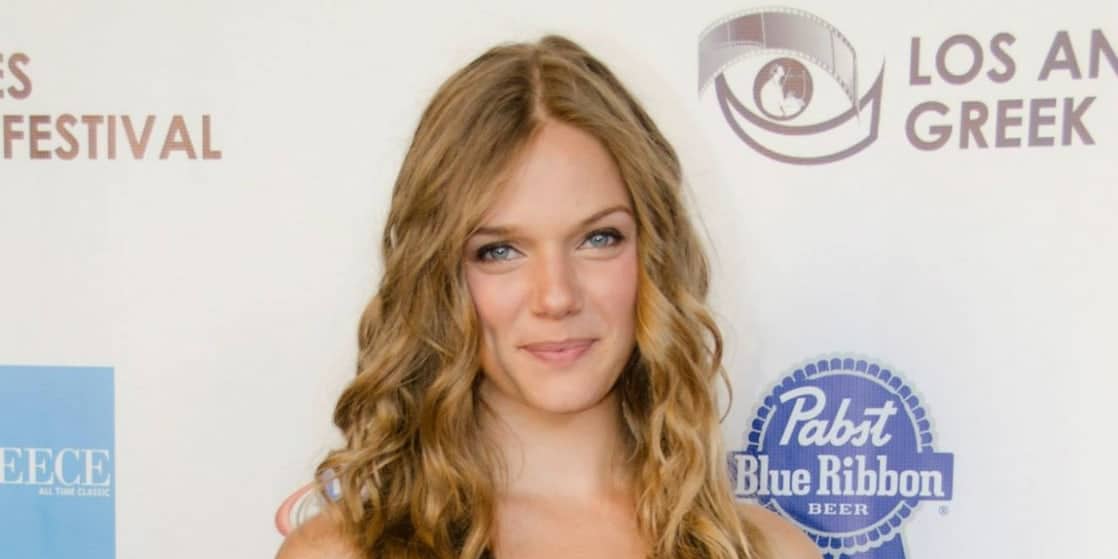 Tracy Spiridakos Wiki Biography, husband, measurements, age