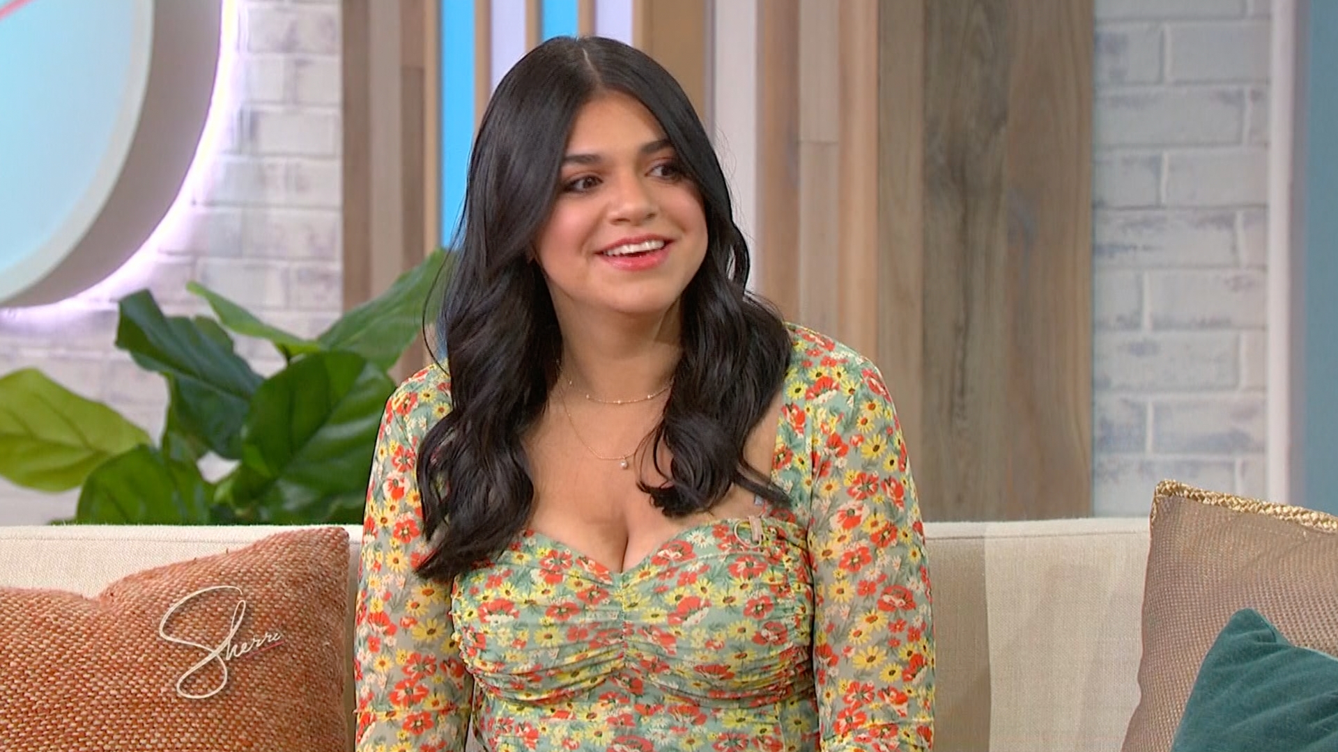 What does Mayan Lopez do for a living? Her Age, Parents, BF
