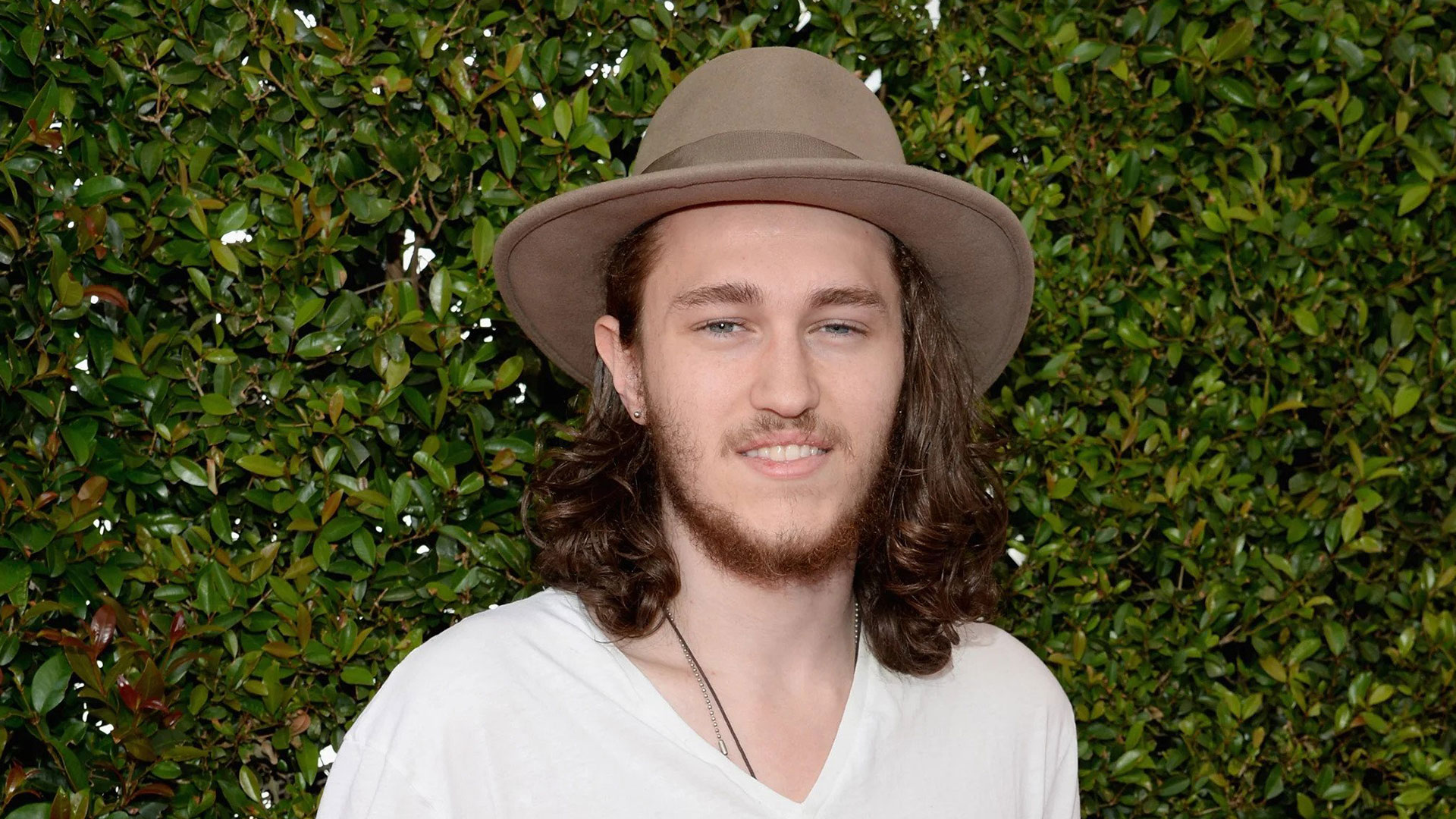 What does Braison Cyrus do for a living? His age, family, net worth
