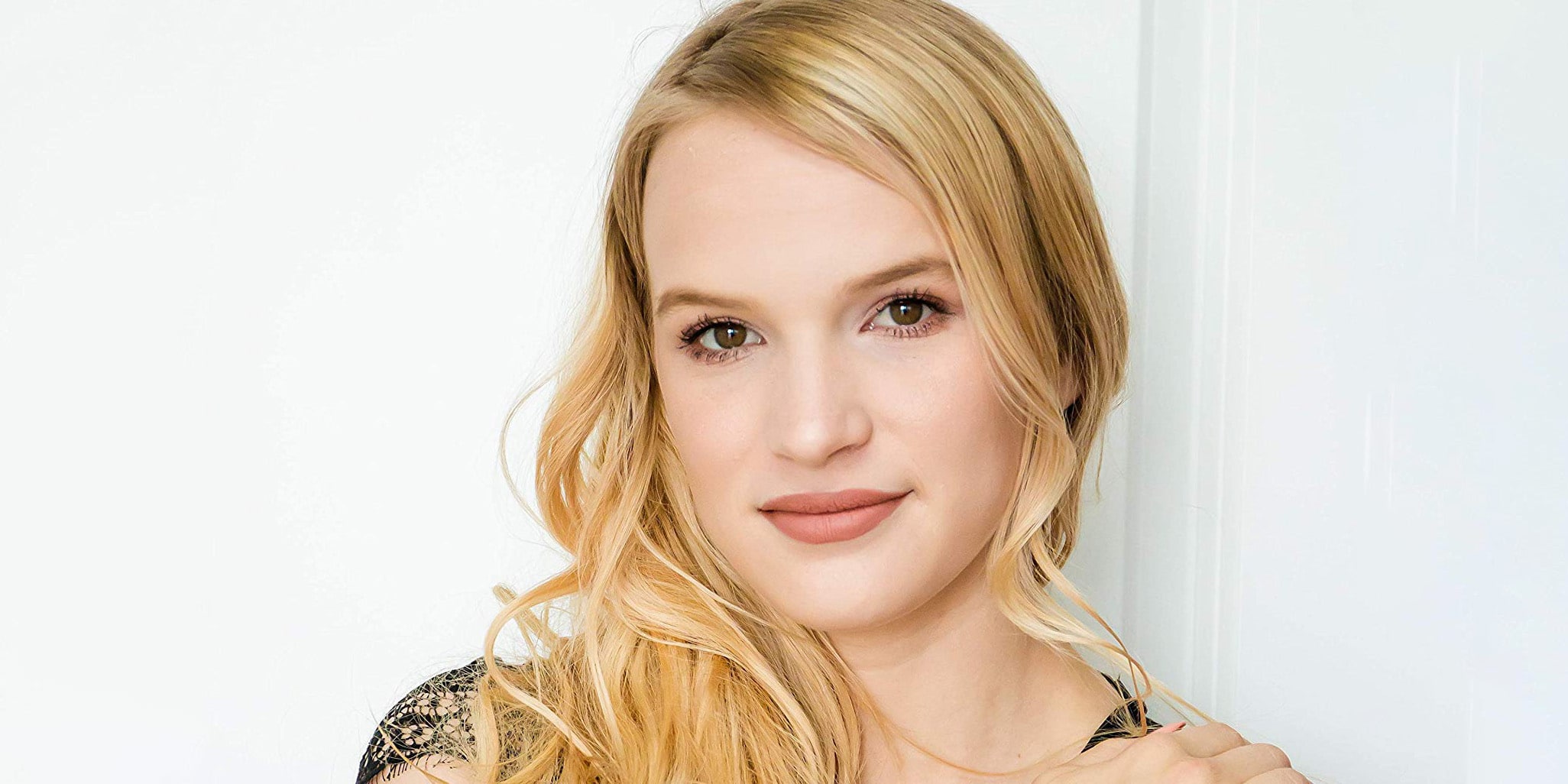 Kyra Sivertson Wiki Biography, age, net worth, husband Oscar Morales