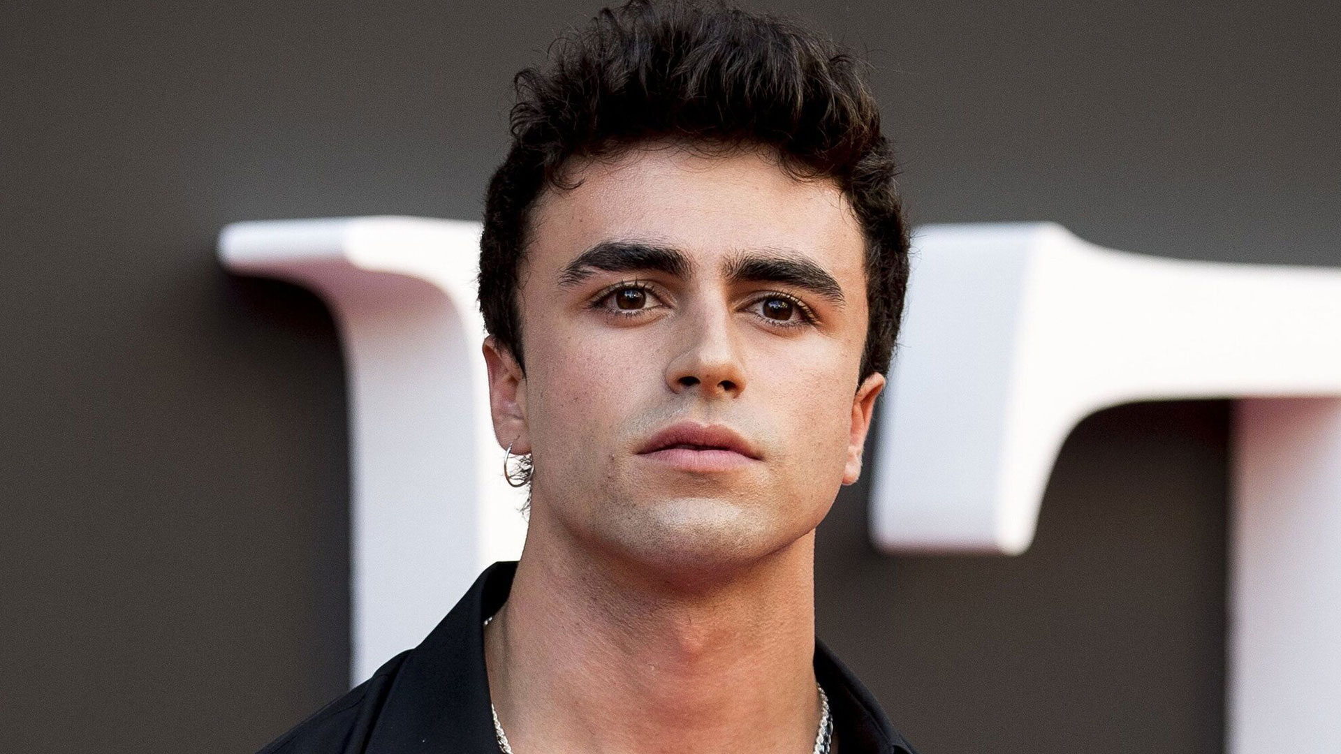 The Life and Career of Itzan Escamilla: Age, Height. Is He Gay?