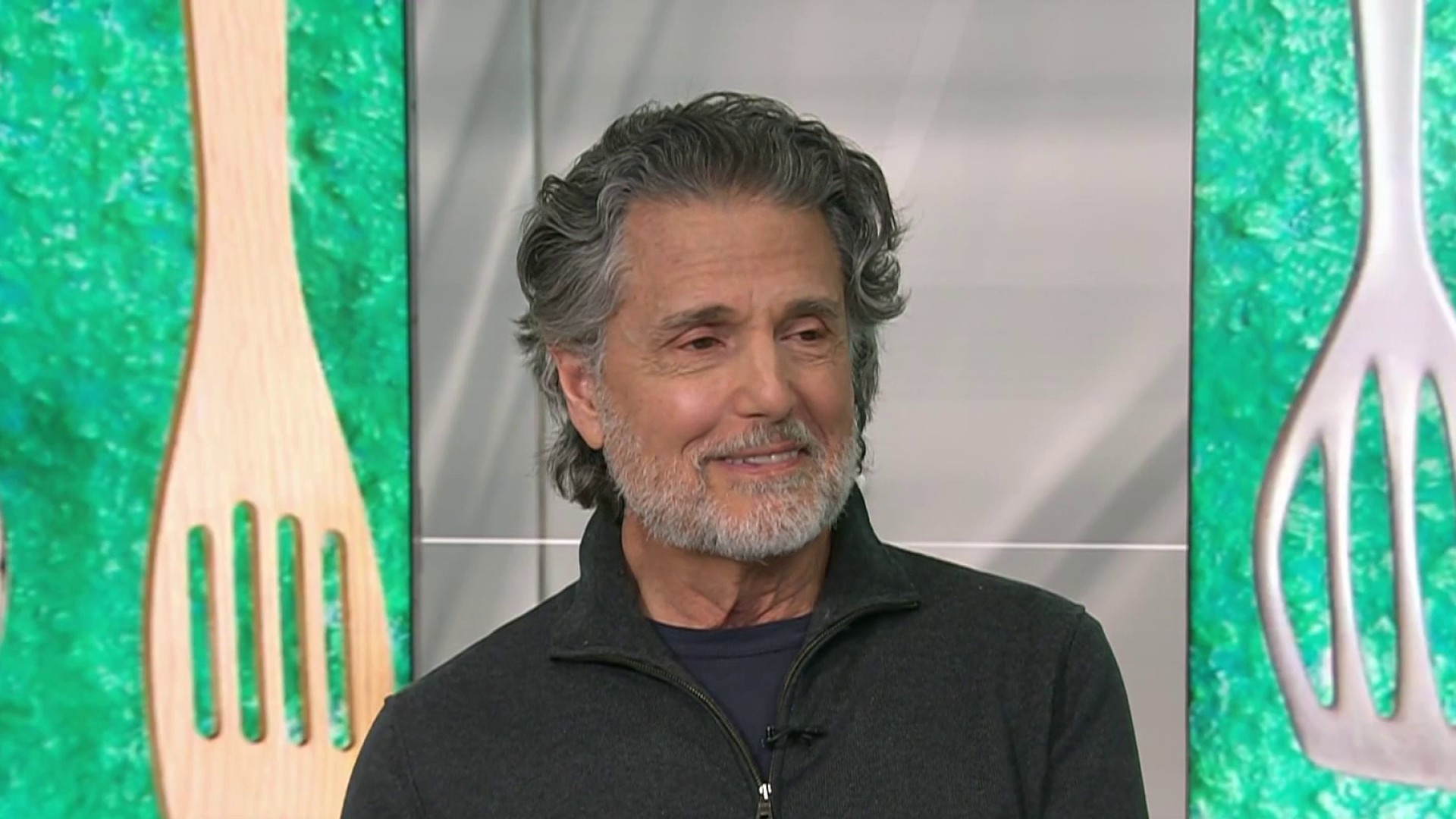 What is Chris Sarandon doing now? His Age, Spouse, Height, Kids