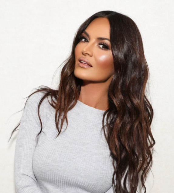 Lisa Barlow Age, Height, Weight, Career, Net Worth, And More
