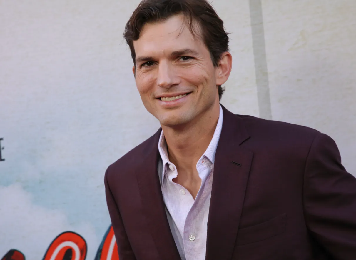Ashton Kutcher Height, Age, Weight, Net Worth, Career And Full Bio