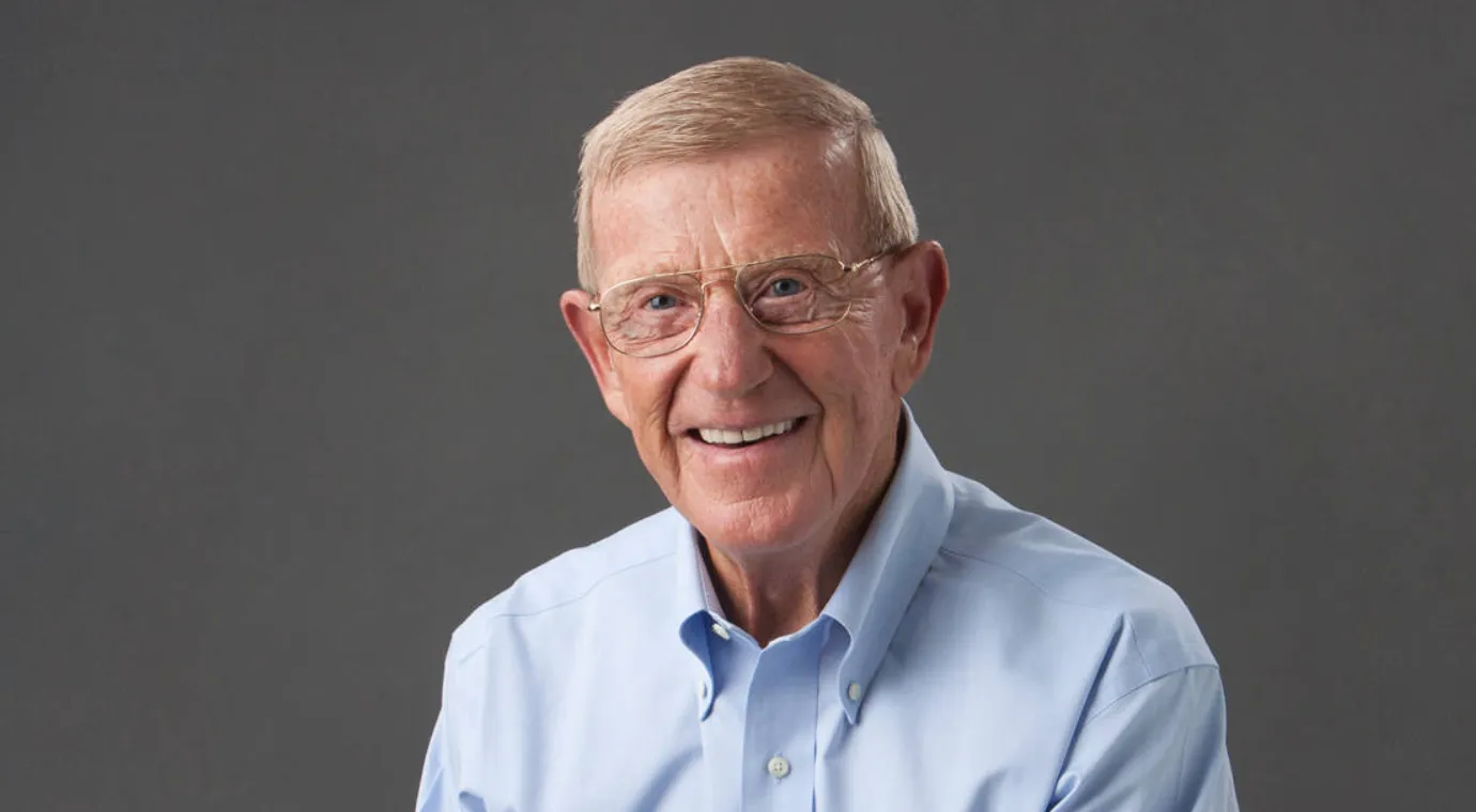 Lou Holtz Age, Height, Weight, Net Worth, Career And Full Bio
