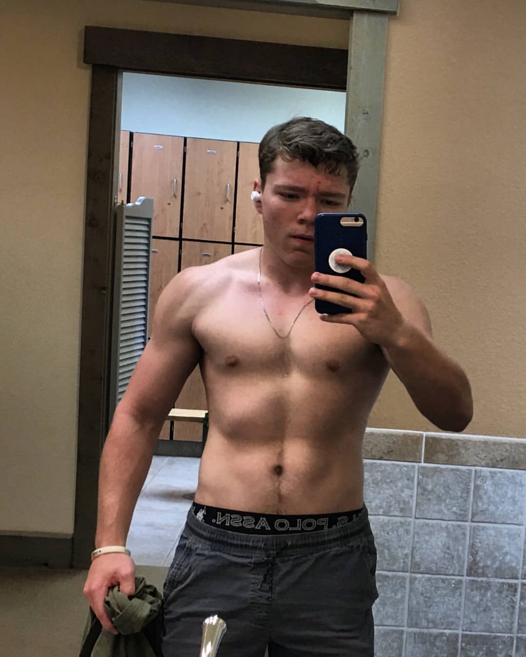 Edward Roman Erb (Influencer) Wiki, Biography, Age, Girlfriends, Family, Facts and More