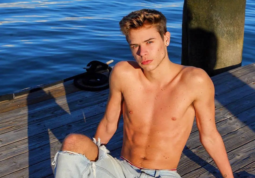 Caleb Burton (Tiktok Star) Wiki, Biography, Age, Girlfriends, Family, Facts and More