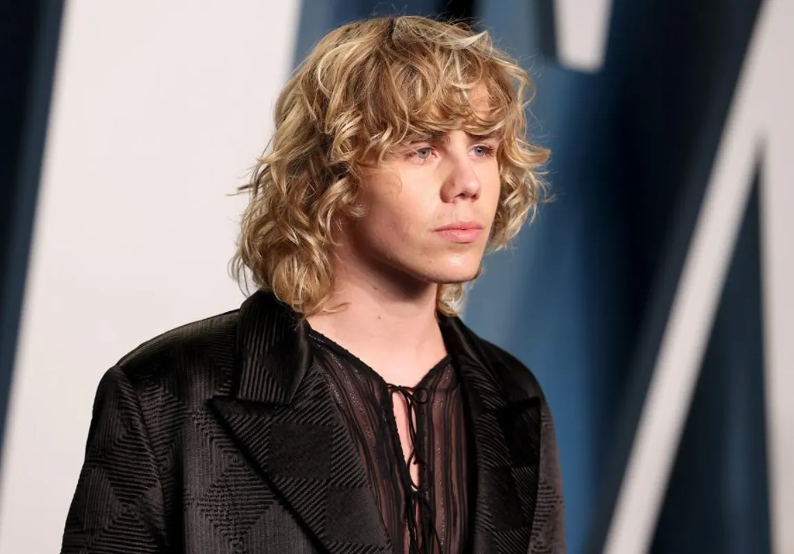 The Kid Laroi Age, Biography, Net Worth, Lifestyle, and More (2025)