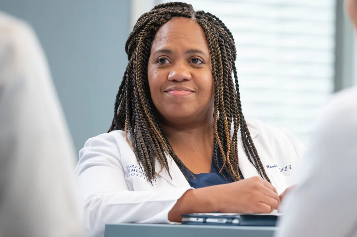 Chandra Wilson Husband, Age, Height, Weight, Net Worth, Career, And Full Bio In 2025