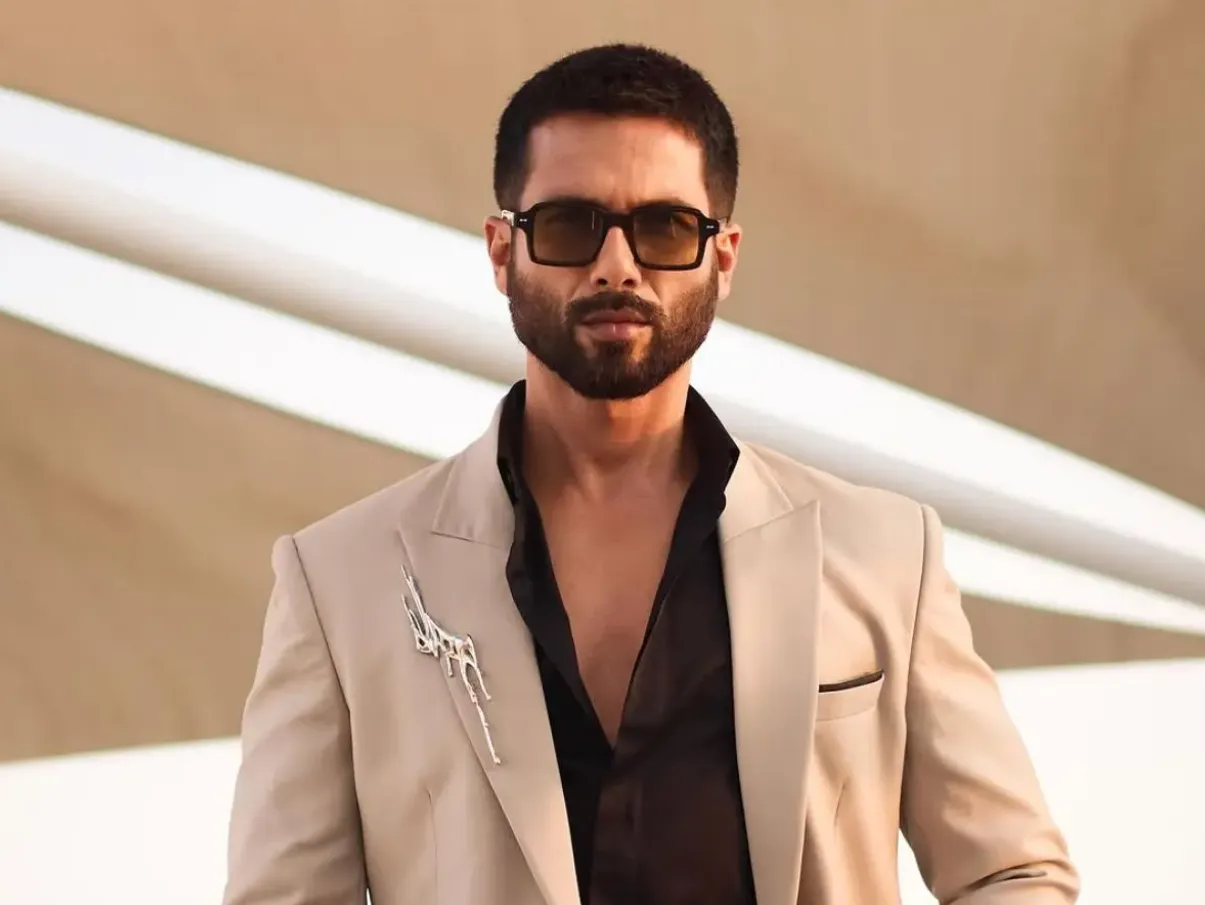 Shahid Kapoor Height, Age, Net Worth, Wife, Family, Career & More