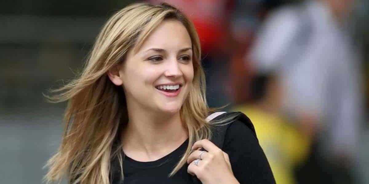 What is Phoebe Adele Gates doing now? How rich is she?