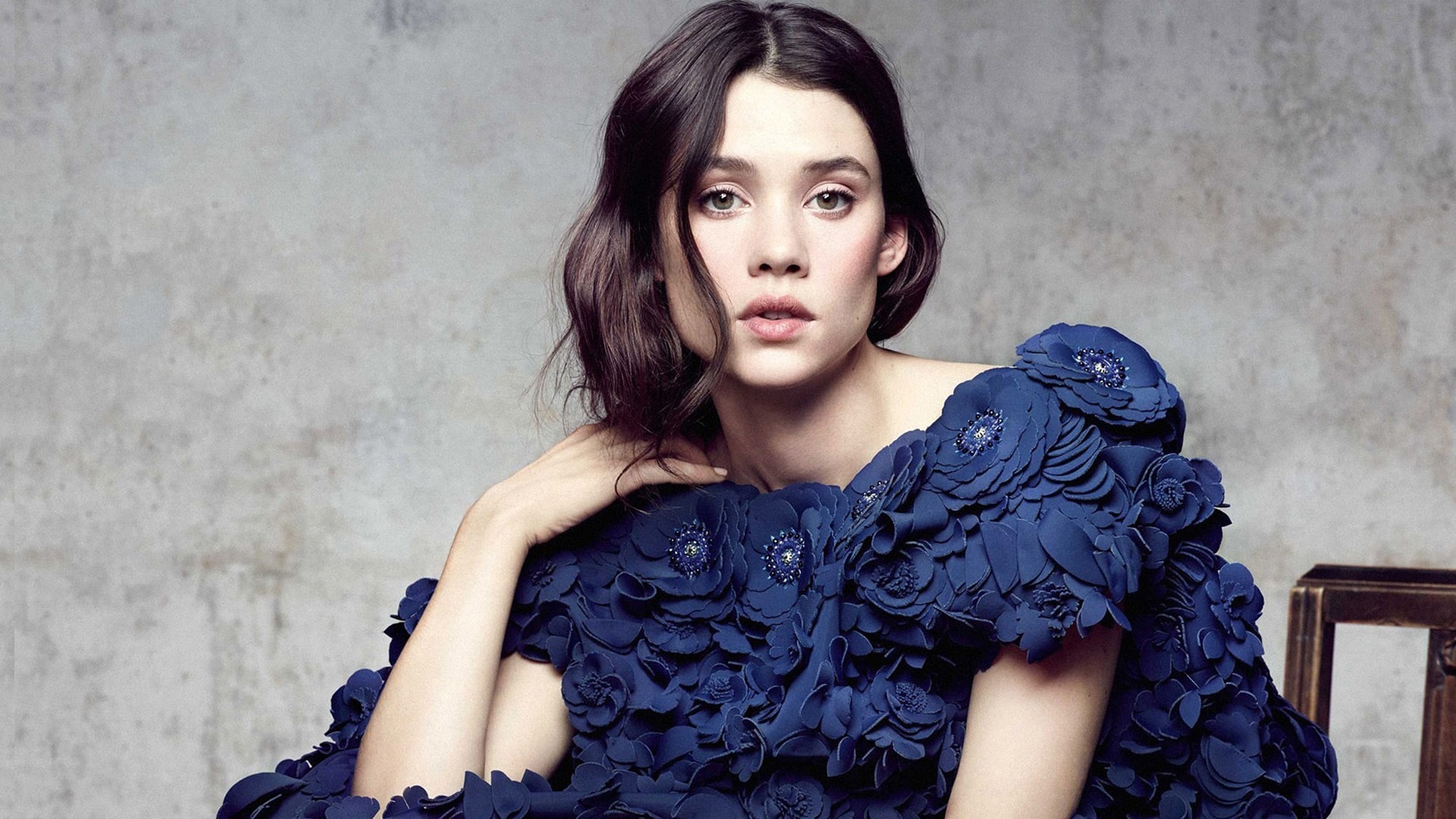 Àstrid Bergès-Frisbey's Biography: Height, Boyfriend, Net Worth