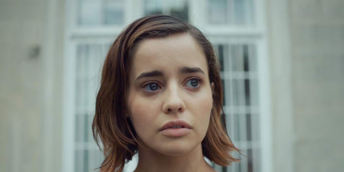 Details About Holly Earl: Relationships, Measurements, Biography
