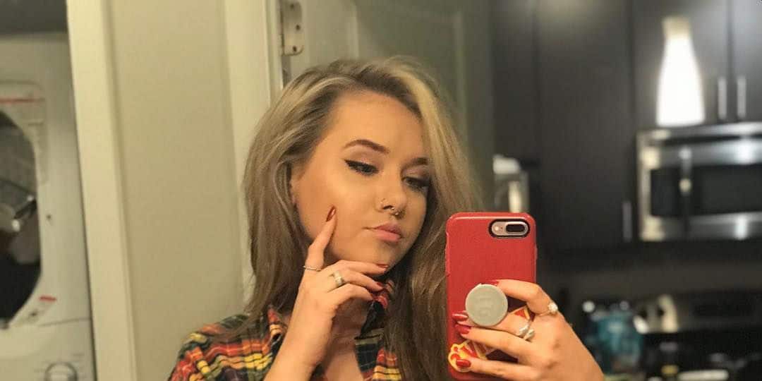 Ex Viner Sarah Schauer's Wiki, Age