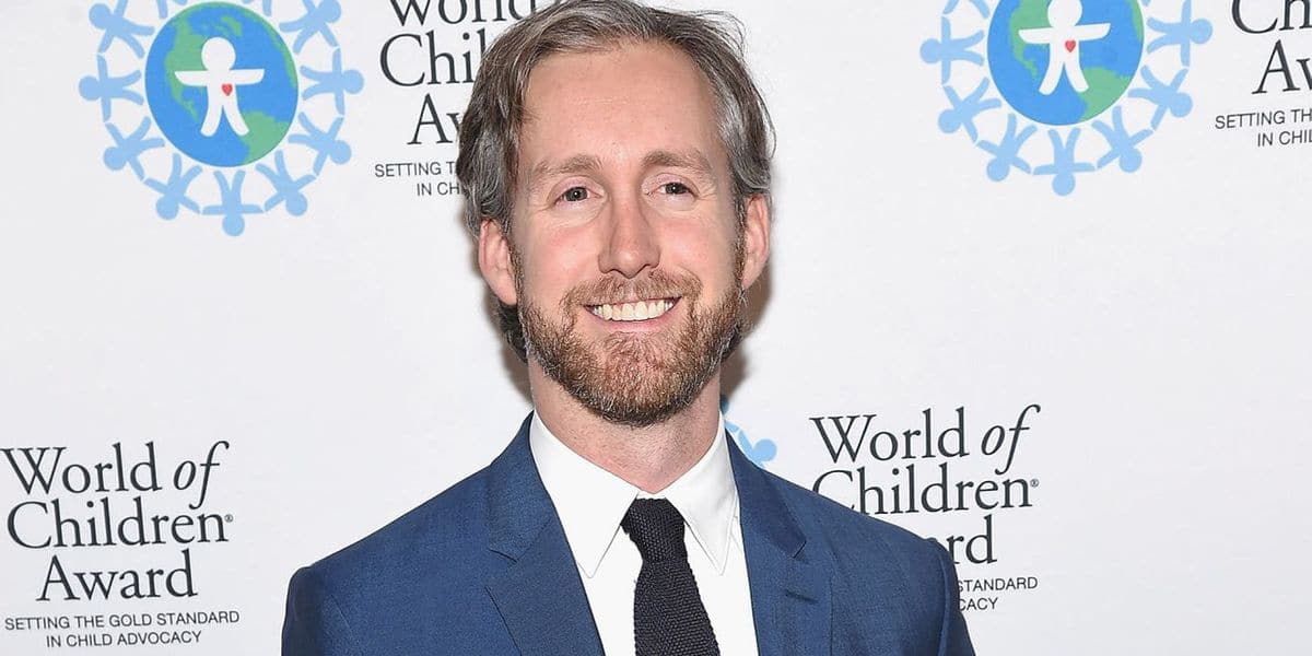 How rich is Anne Hathaway's husband Adam Shulman? Wiki