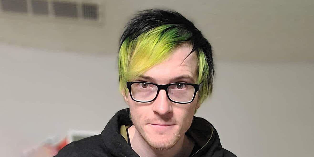 Real Name, Age, Girlfriend, Net Worth