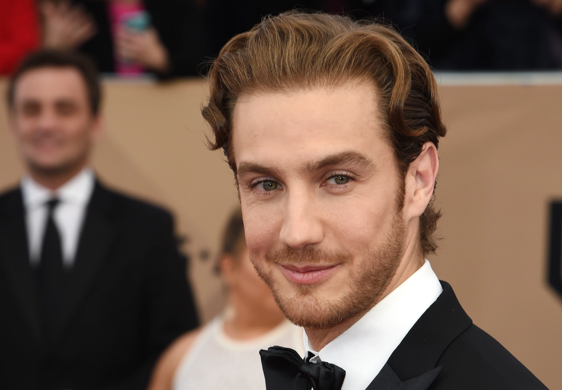 Eugenio Siller (“Who Killed Sara?”) Biography: Wife, Net Worth
