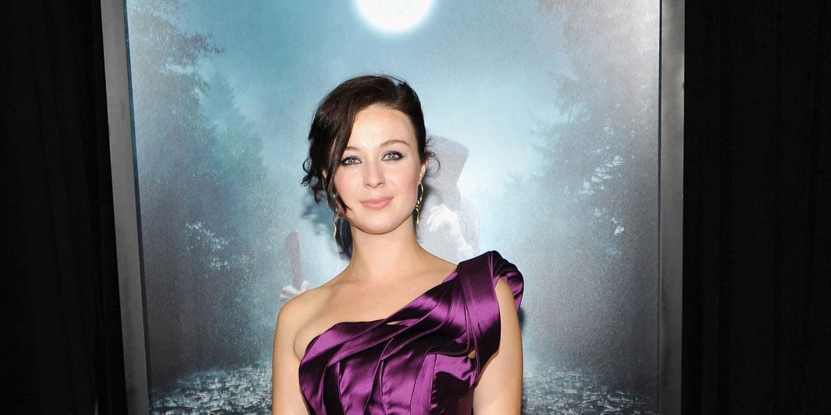 What is Robin Mcleavy doing now? Husband, Net worth, Bio