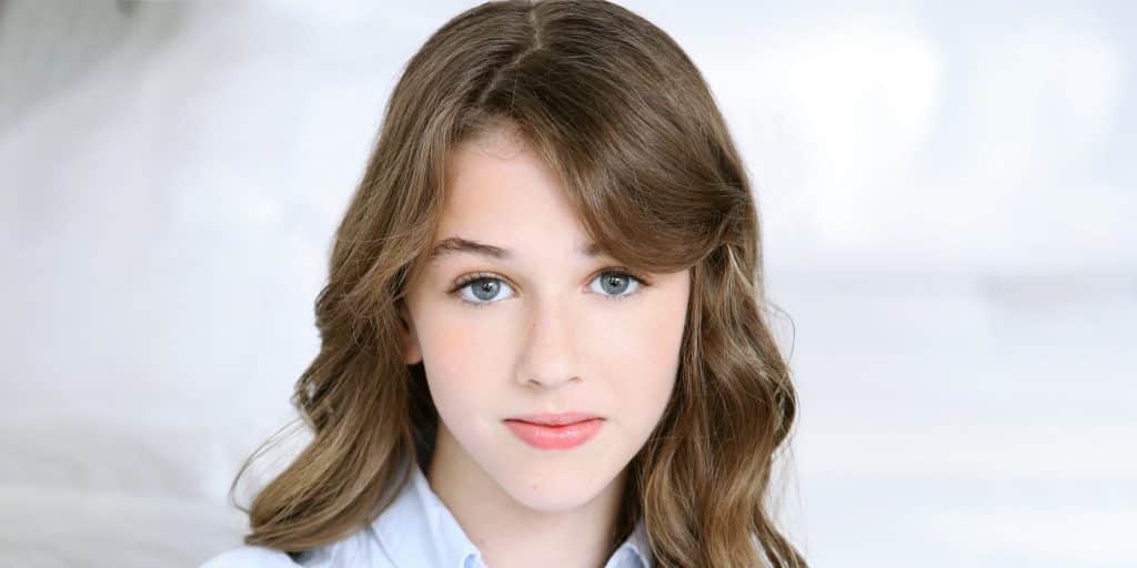 Who is Caroline Konstnar? How old is she? Age, Family, Dating