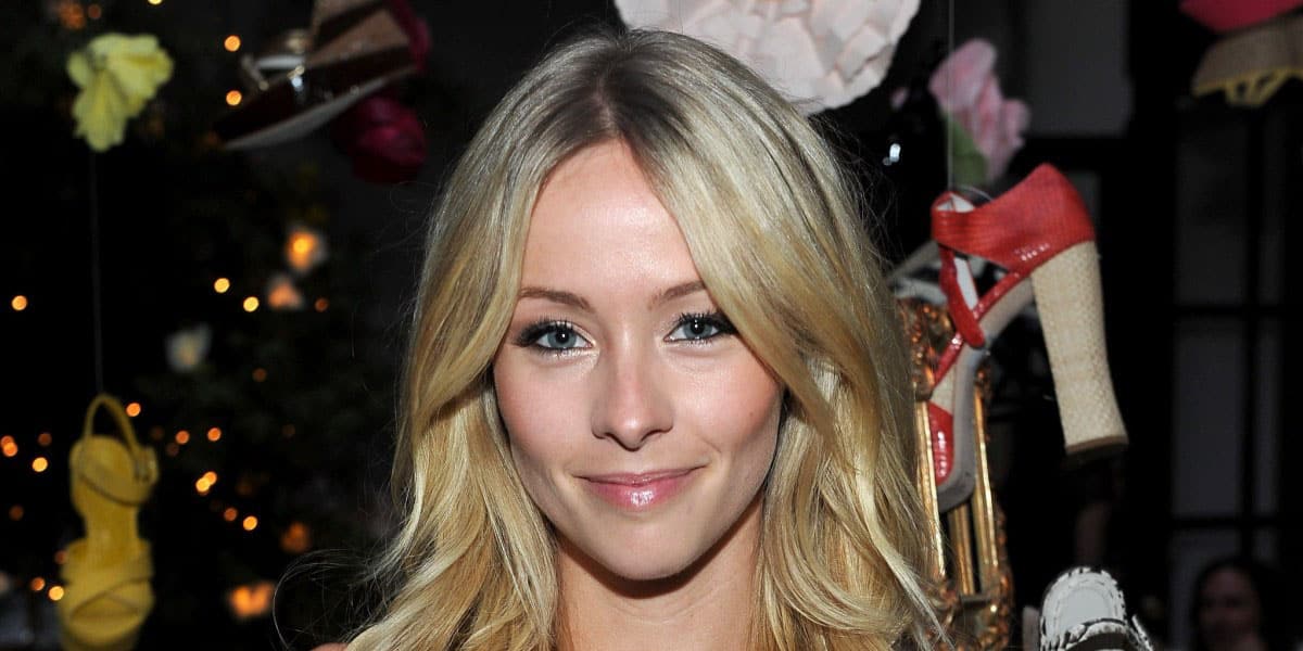 Why did she divorce from Chris D’Elia?