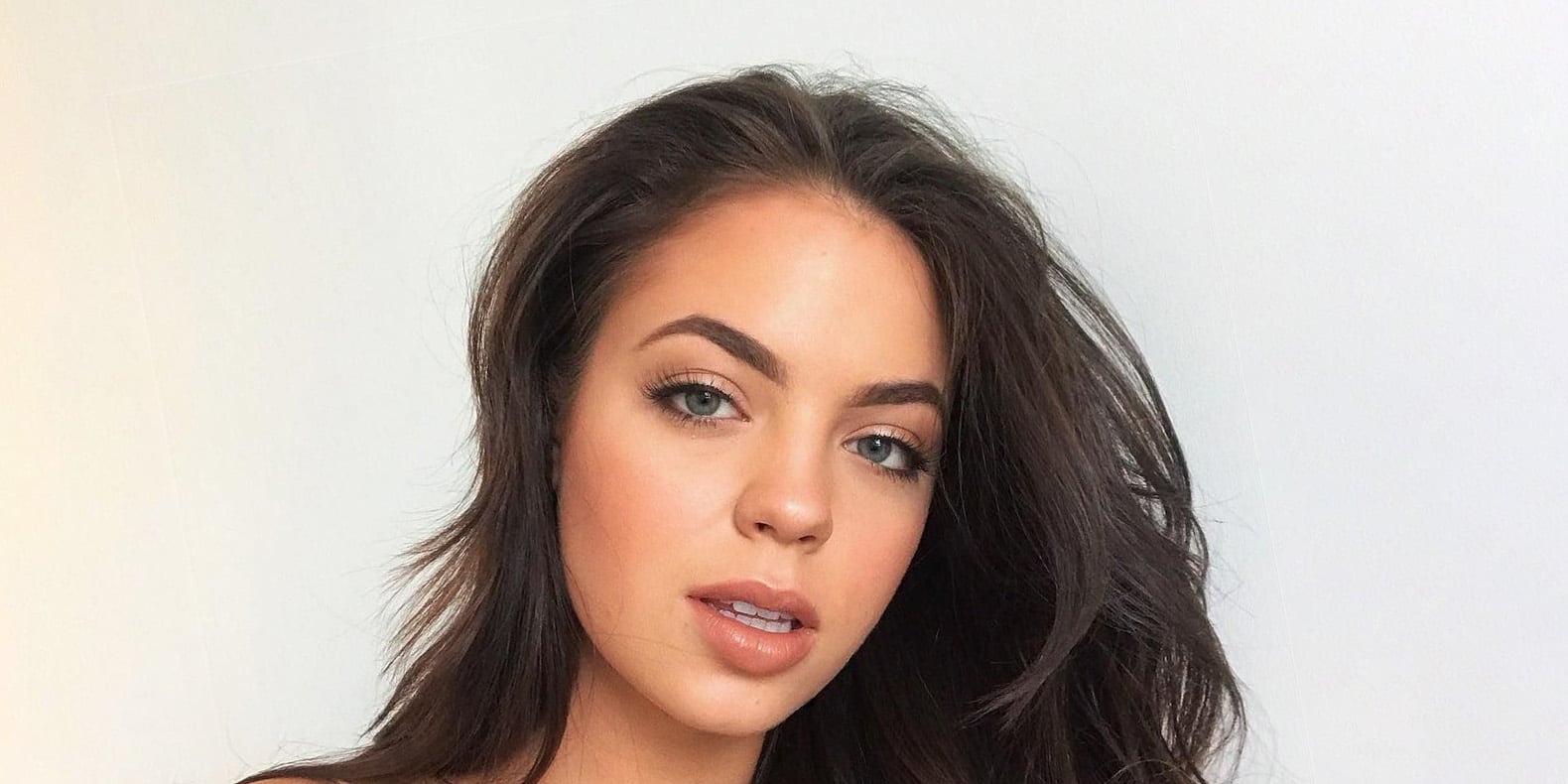 Billie Eilish's brother Finneas' girlfriend Claudia Sulewski's Wiki