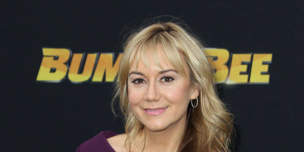 Naked Truth About Megyn Price: Age, Measurements, Wiki
