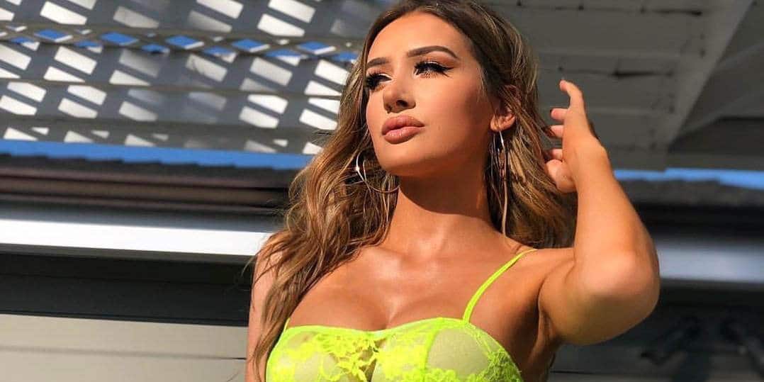 Molly Eskam - Naked Truth About FaZe Rug's Ex Girlfriend