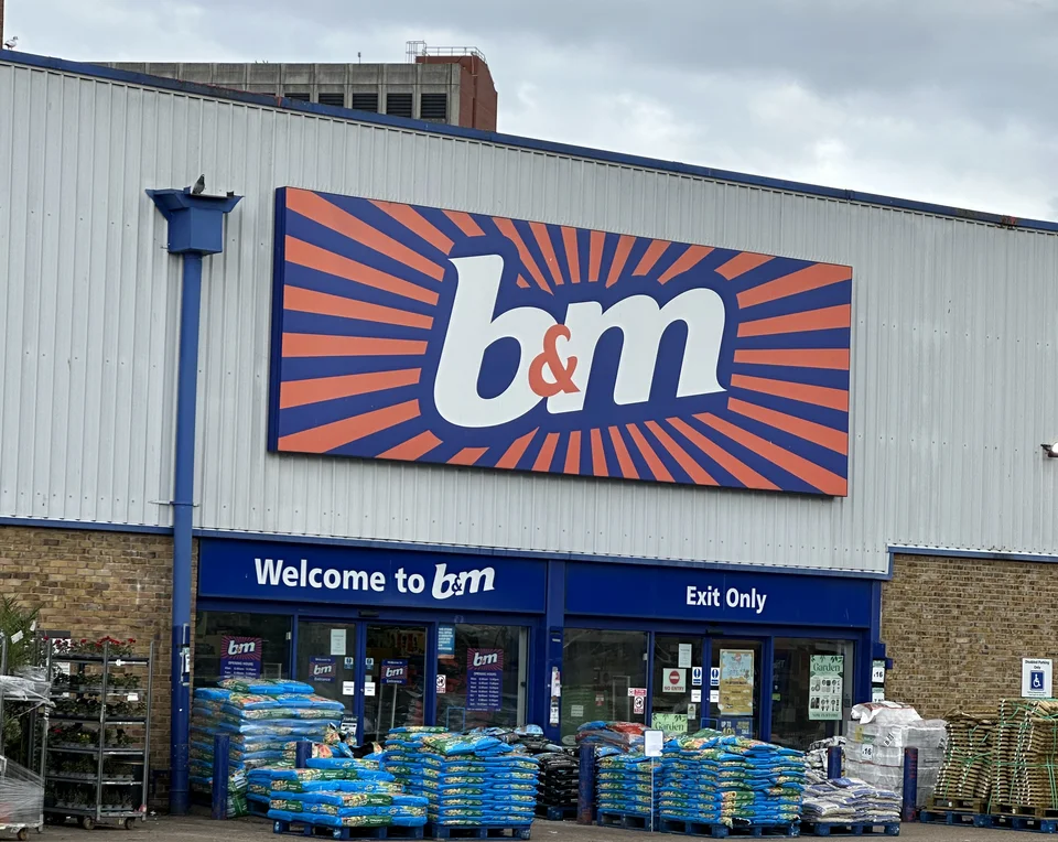 960px entrance to b&m at medway street, chatham