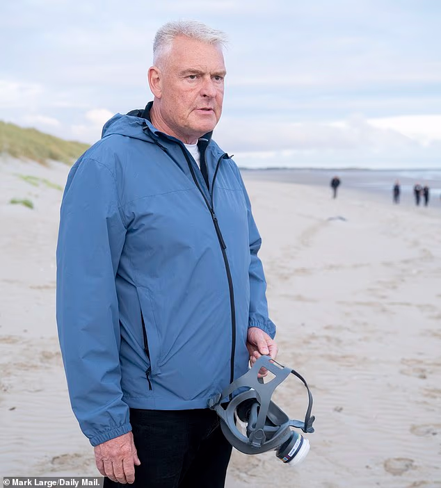 Reform UK chairman Lee Anderson leading his party's mini-break tour of migrant camps and beaches – and he was not happy